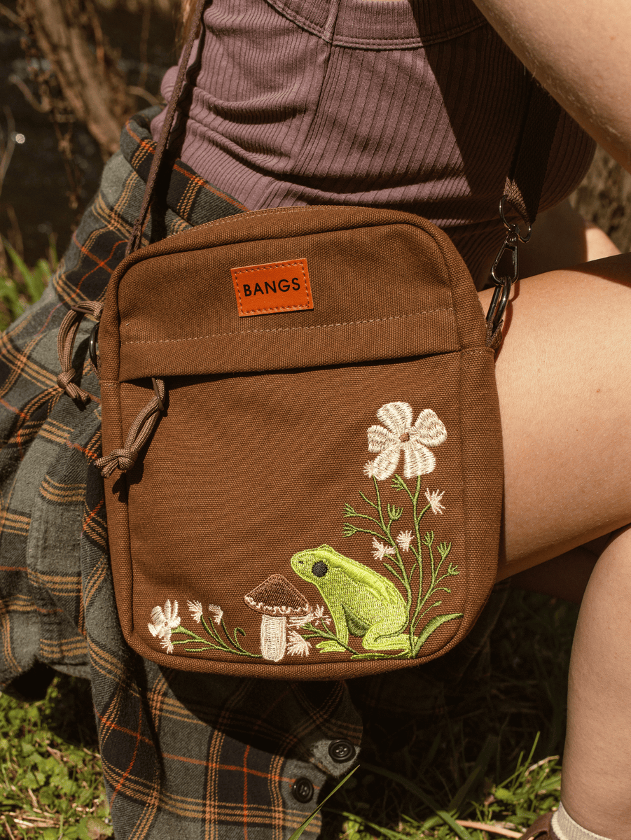 Foraging Frog Crossbody Bag – BANGS Shoes