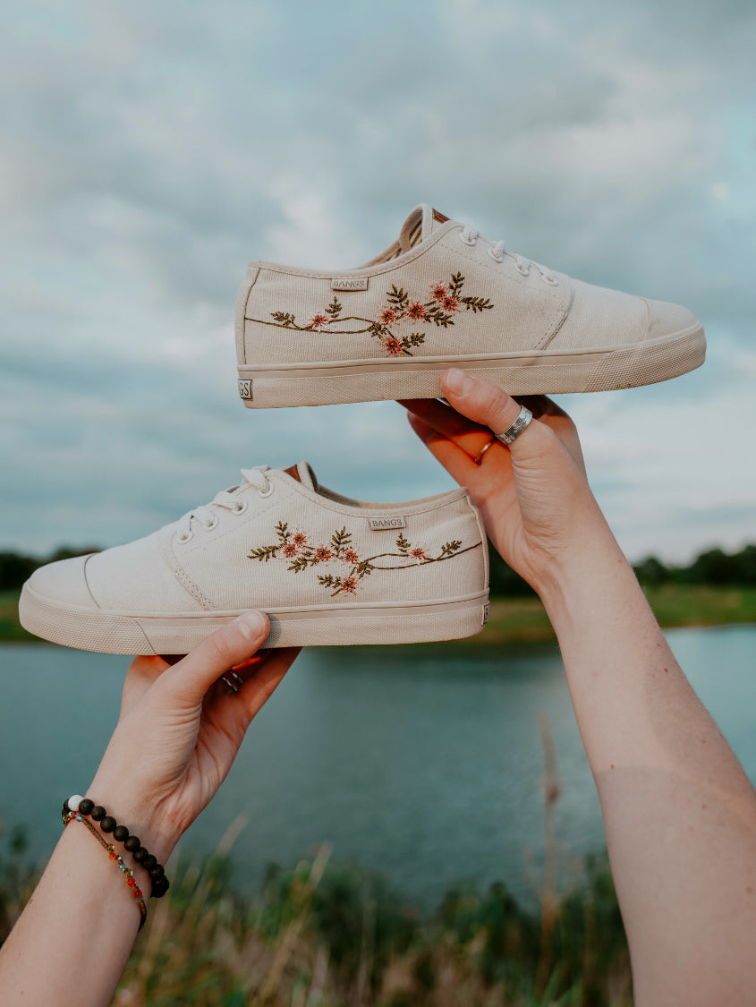 London Fog Floral Low Top Sneakers | BANGS Shoes  display picture 2