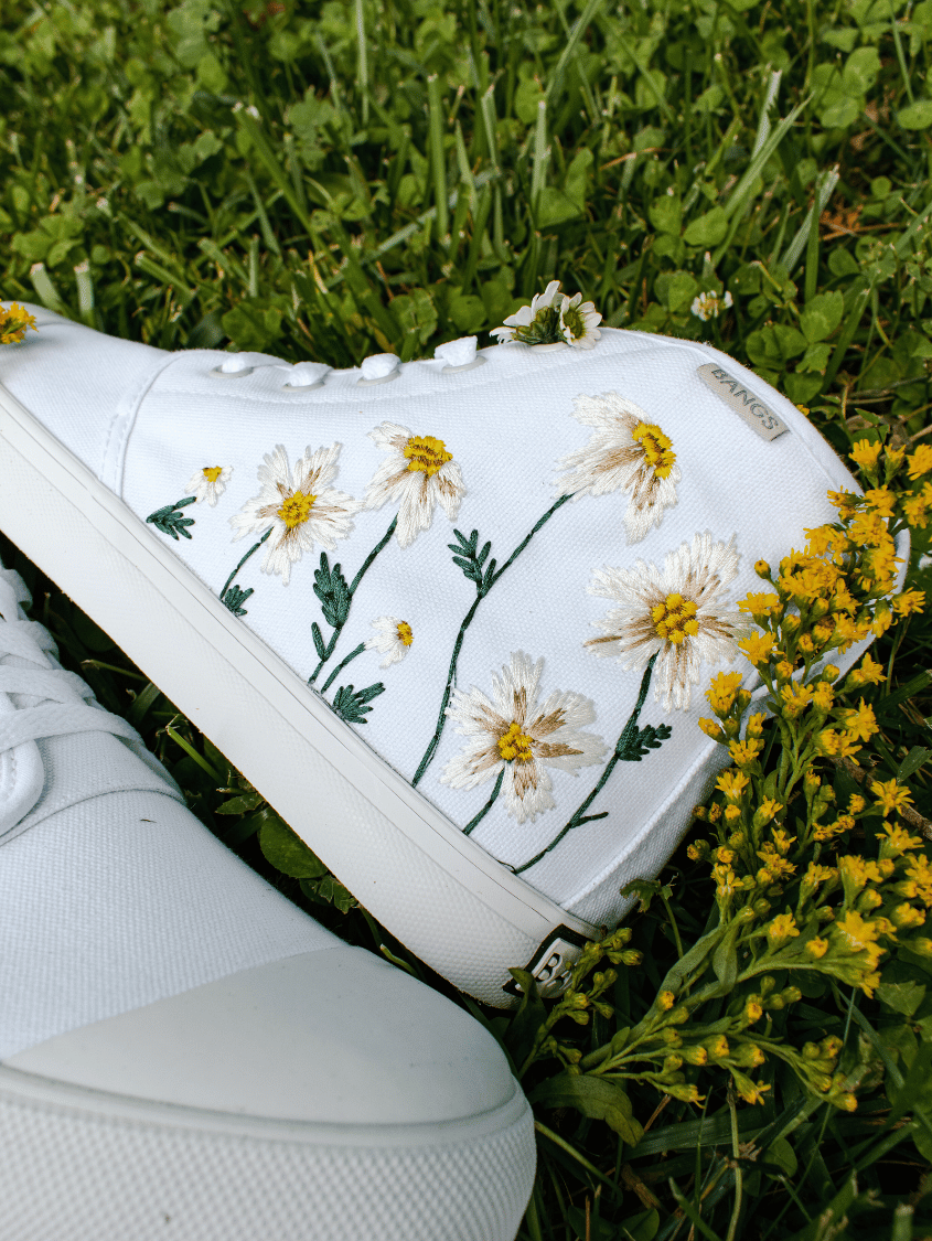 Everest Ice Daisy High Top Sneakers | Vegan Footwear | | Embroidered Canvas Mens 4 | Womens 5.5